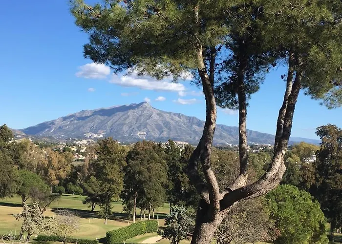 民宿 Deluxe Con Bano Privado En Atalaya Apartagolf, 埃斯特波纳