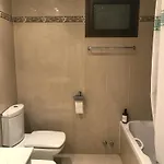Deluxe Con Bano Privado En Atalaya Apartagolf, Privatunterkunft Estepona