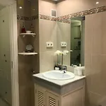 Deluxe Con Bano Privado En Atalaya Apartagolf, Εστεπόνα