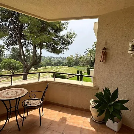 Homestay Deluxe Con Bano Privado En Atalaya Apartagolf, Estepona