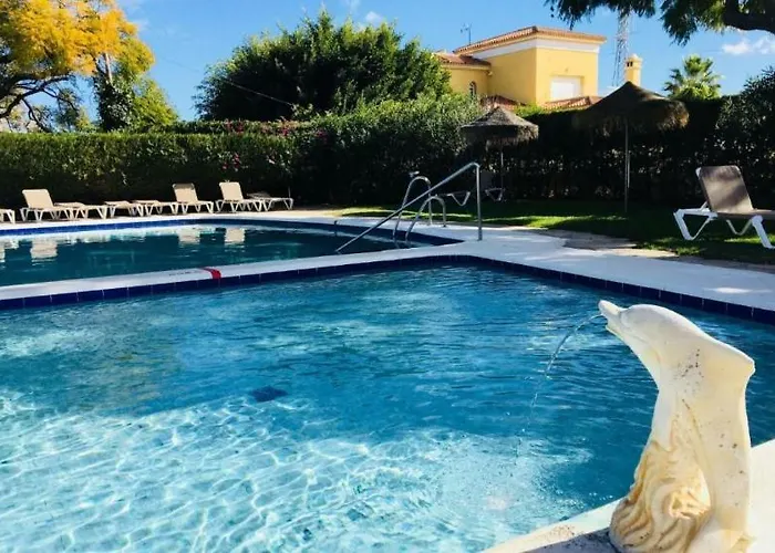 Deluxe Con Bano Privado En Atalaya Apartagolf, * إِستيبونا