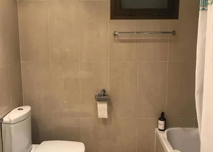 Deluxe Con Bano Privado En Atalaya Apartagolf, منزل للإقامة إِستيبونا