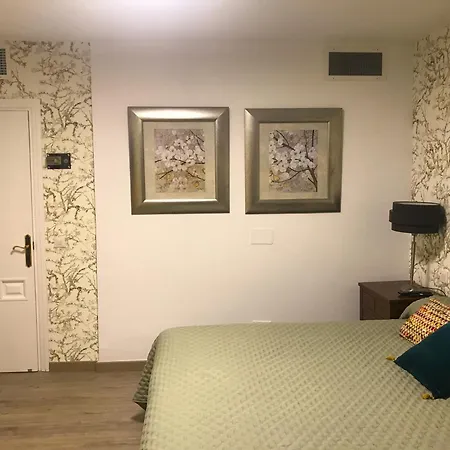 Deluxe Con Bano Privado En Atalaya Apartagolf, * אסטפונה